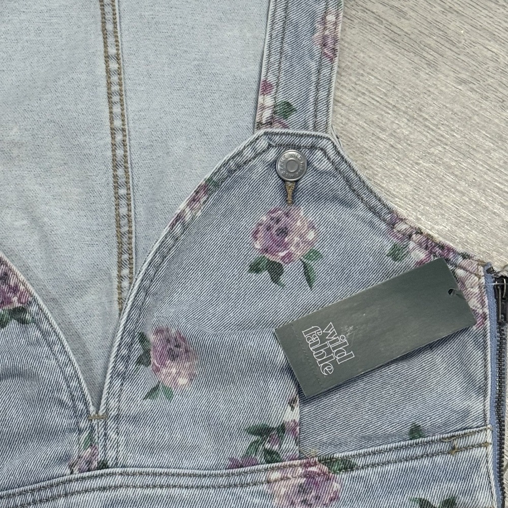 Wild Fable Denim Crop Top Womens Small Light‎ Wash Floral V-Neck Sleeveless Zip - Picture 2 of 6